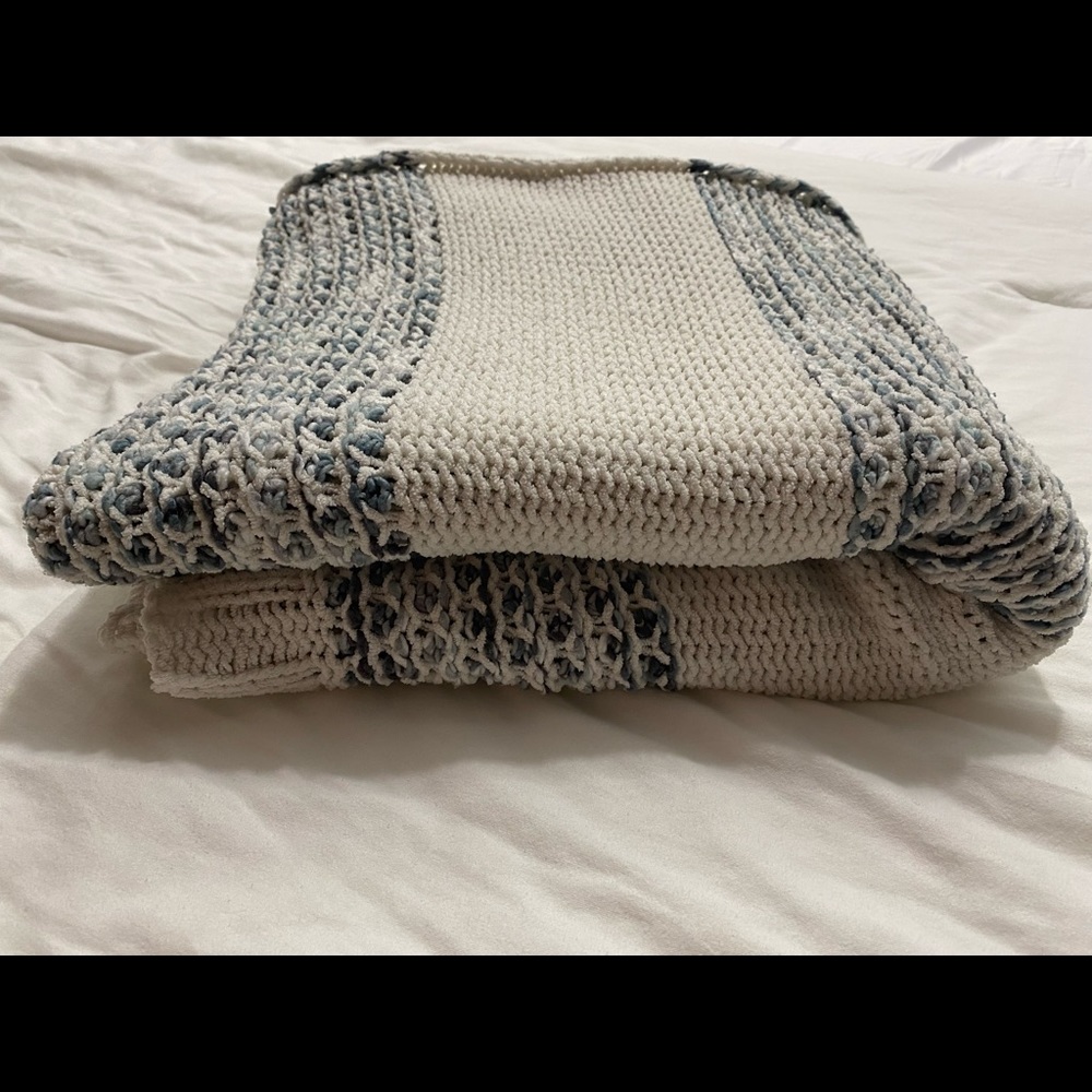 Tommy Bahama throw blanket